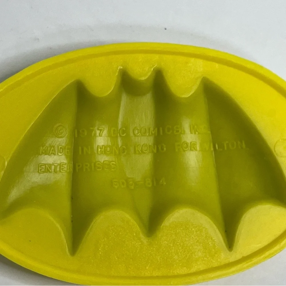 vintage wilton batman cake topper replacement birthday party supply‎ yellow 3.75